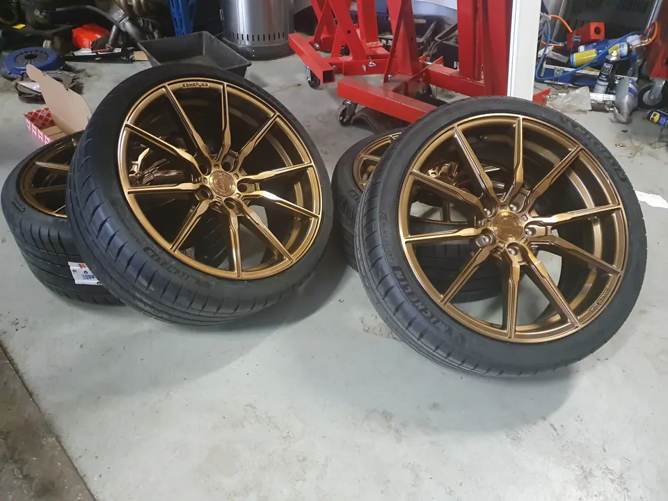 Bronze alloy wheels and tyres